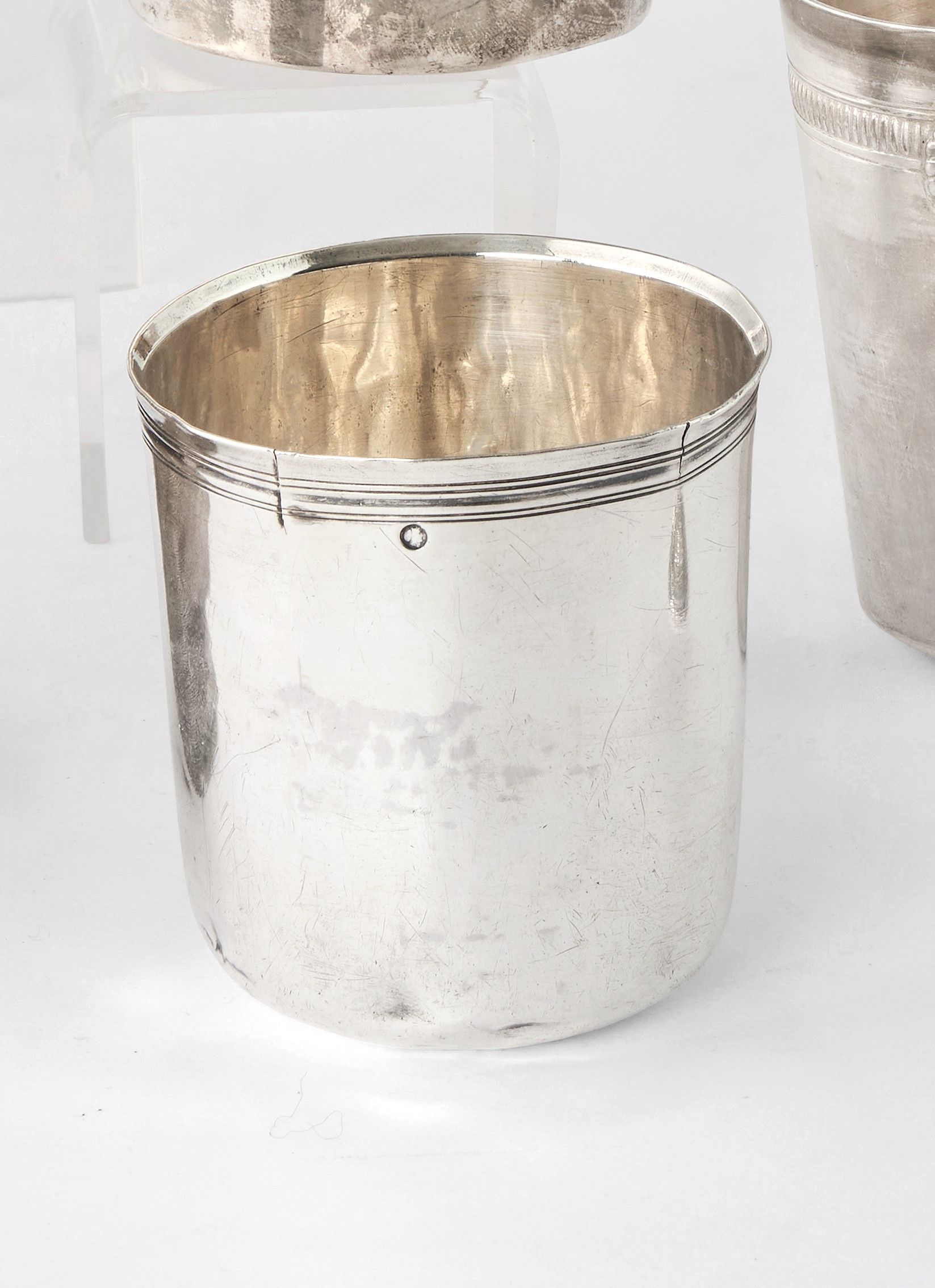 TIMBALE ou CURON en argent à trois rangs...