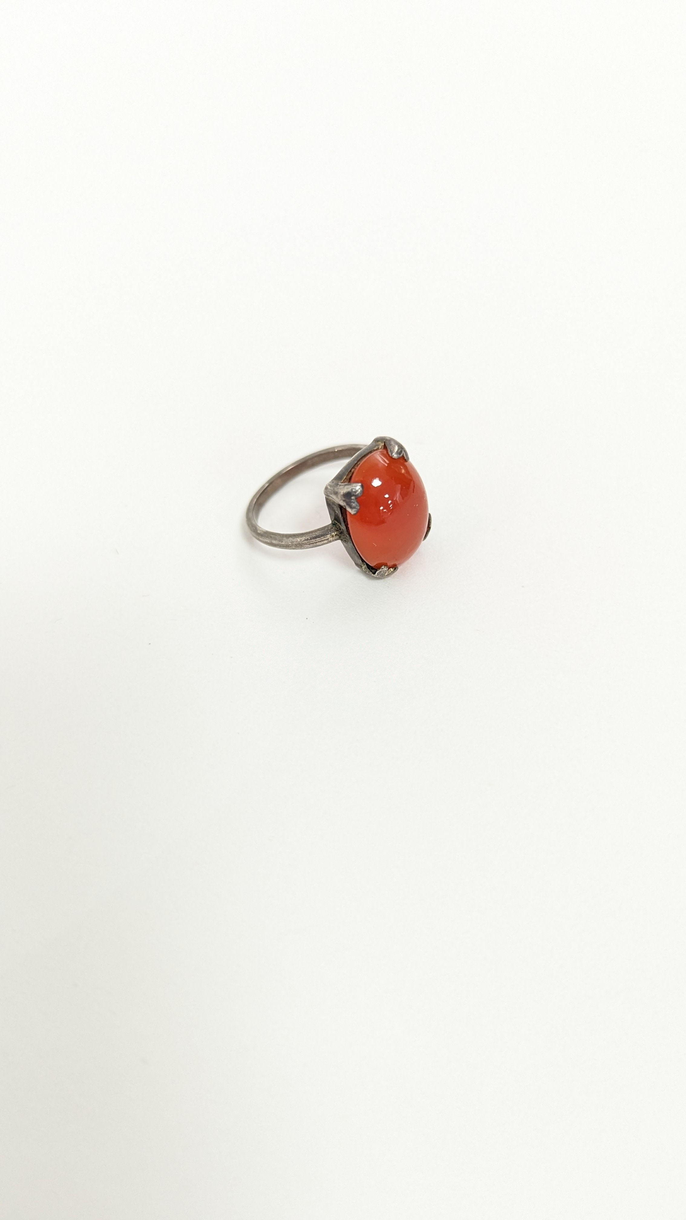 BAGUE en argent (925) sertie d'un cabochon...