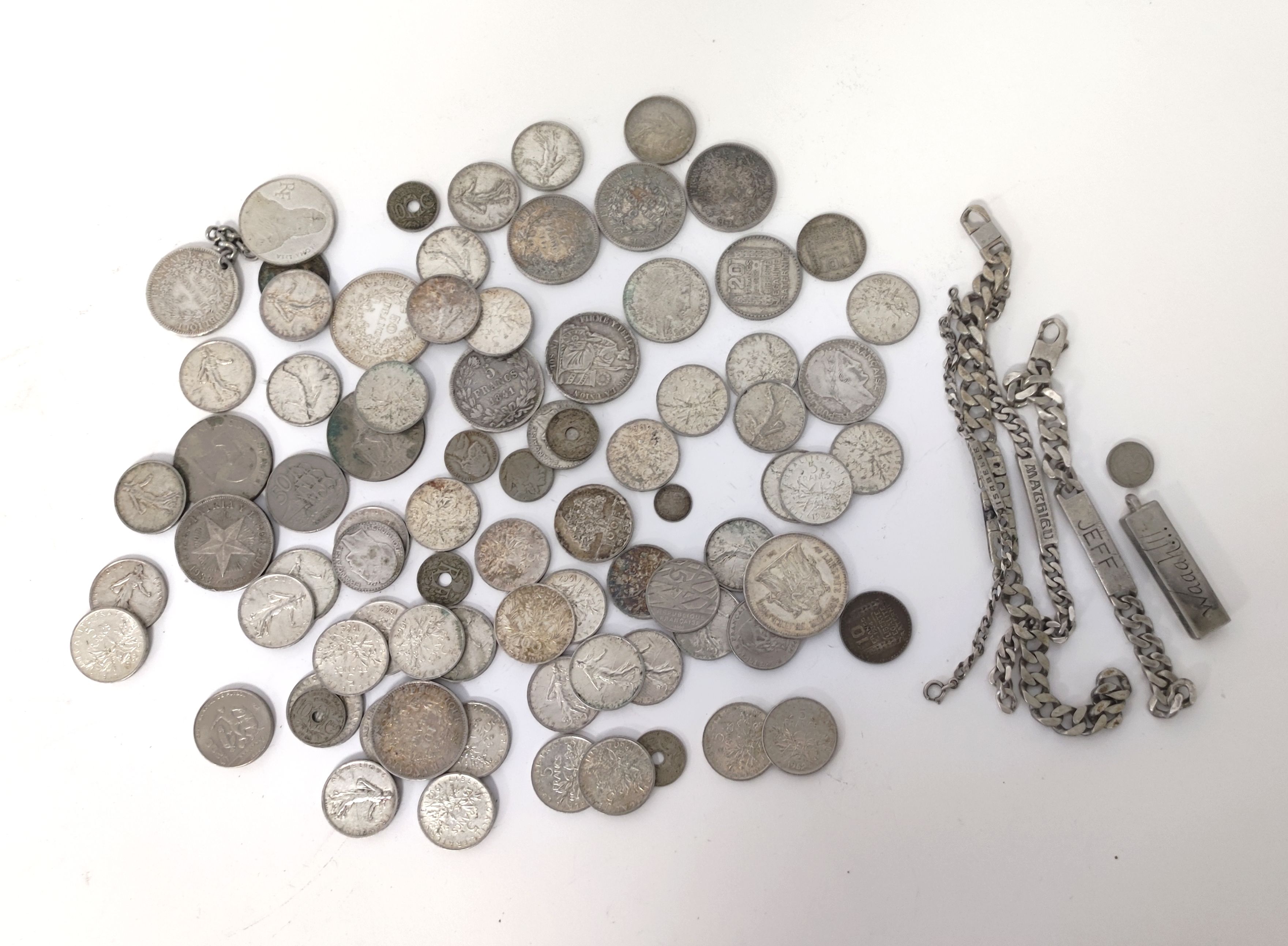 ENSEMBLE DE PIÈCES en argent comprenant ...