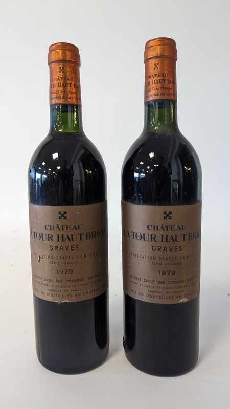 2 Blles CH. LA TOUR  HAUT BRION, Graves CC,...