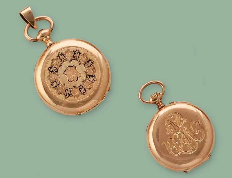 DEUX MONTRES DE COL en or (750), avec cache-poussière...