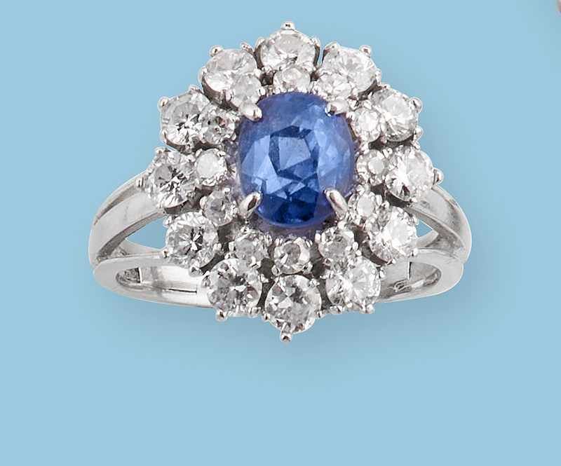 BAGUE MARGUERITE en platine (850mm) sur griffes...