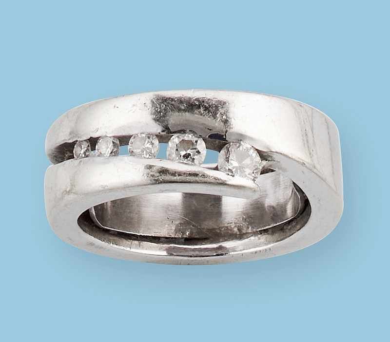BAGUE JONC en or gris (750mm) sertie de cinq...