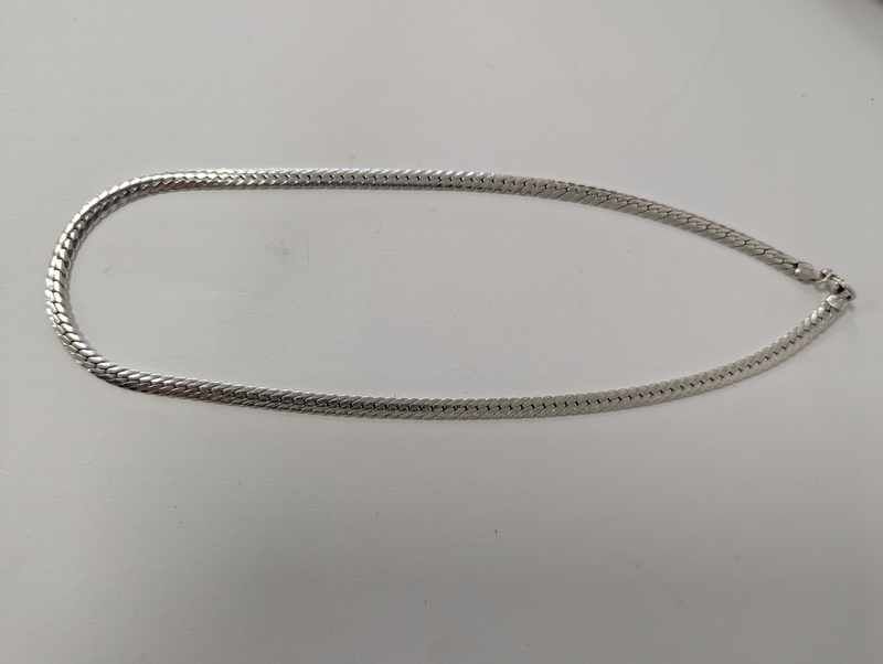 COLLIER TRESSE en argent (925 mm) en chute....