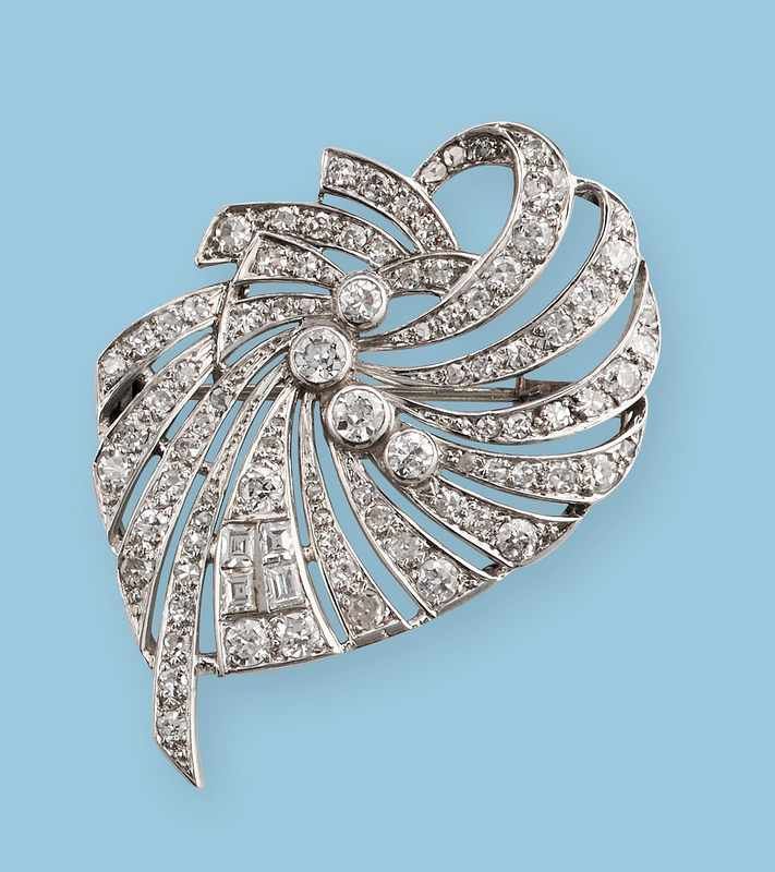 BROCHE en or gris (750mm) entièrement sertie...