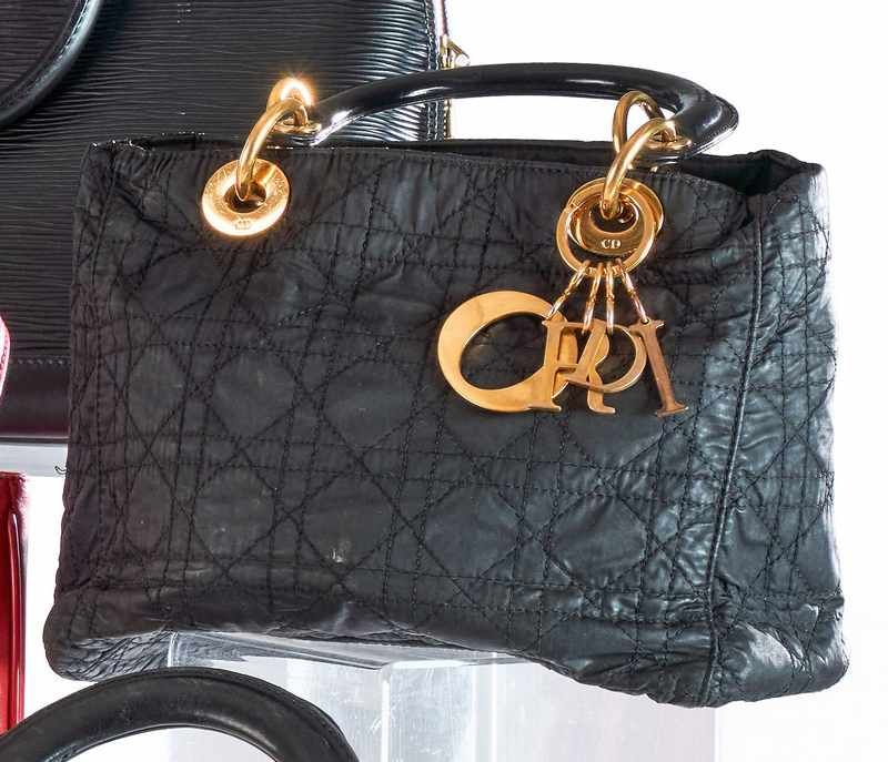 CHRISTIAN DIOR