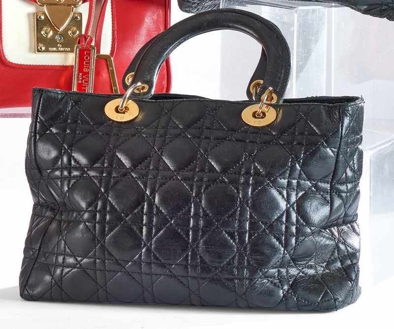 CHRISTIAN DIOR