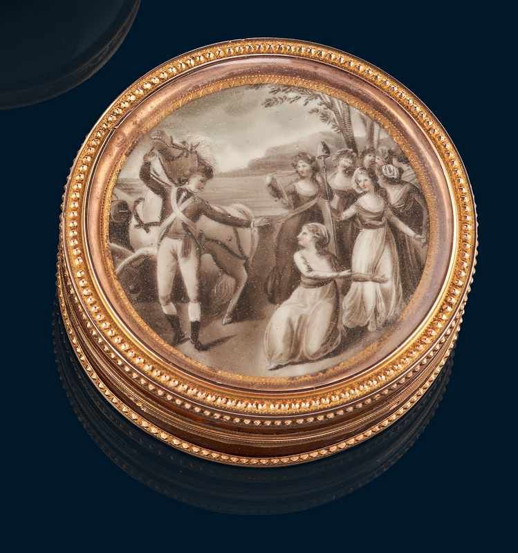 BOÎTE ronde en écaille blonde, monture en...
