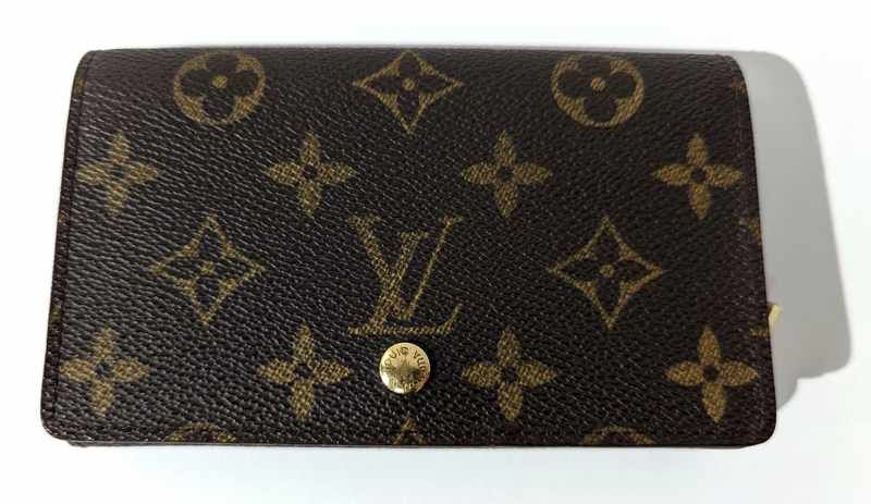 LOUIS VUITTON