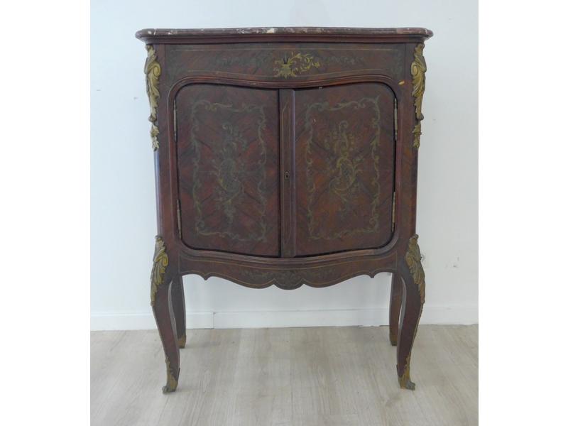 COMMODE à hauteur d'appui à façade et côtés...