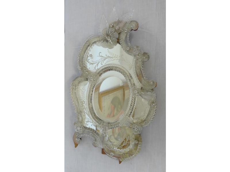 MIROIR DE TOILETTE en verre dit de VENISE...