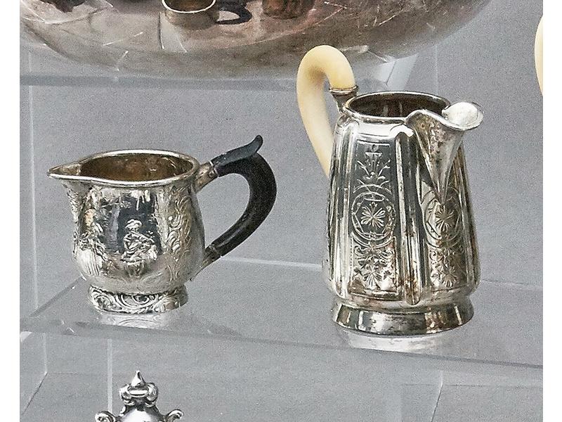 VERSEUSE ET POT A LAIT MINIATURES en argent...