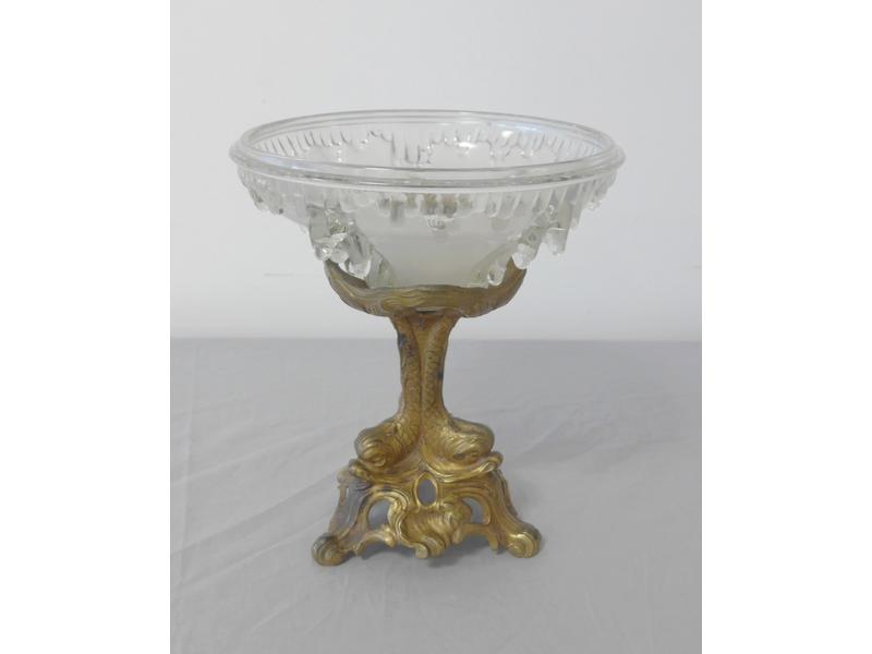 COUPE en verre moulé à décor de gouttes montée...