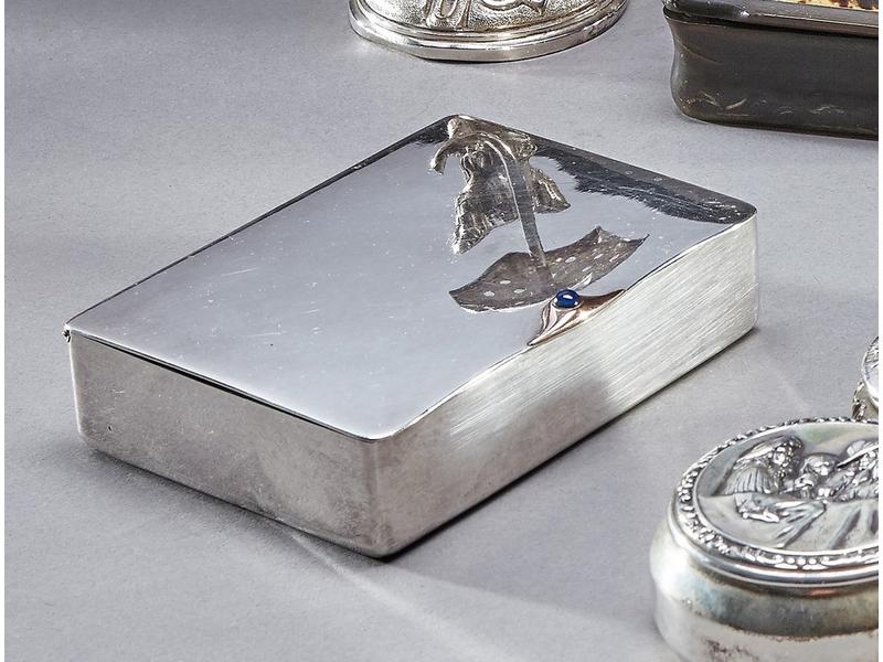 BOÎTE RECTANGULAIRE en argent uni, intérieur...