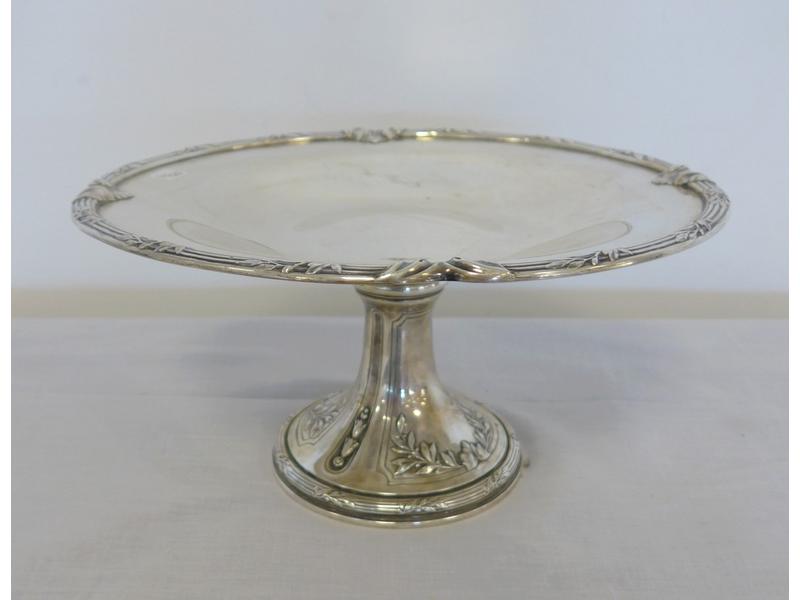 COUPE A GATEAU sur piédouche en argent, à...