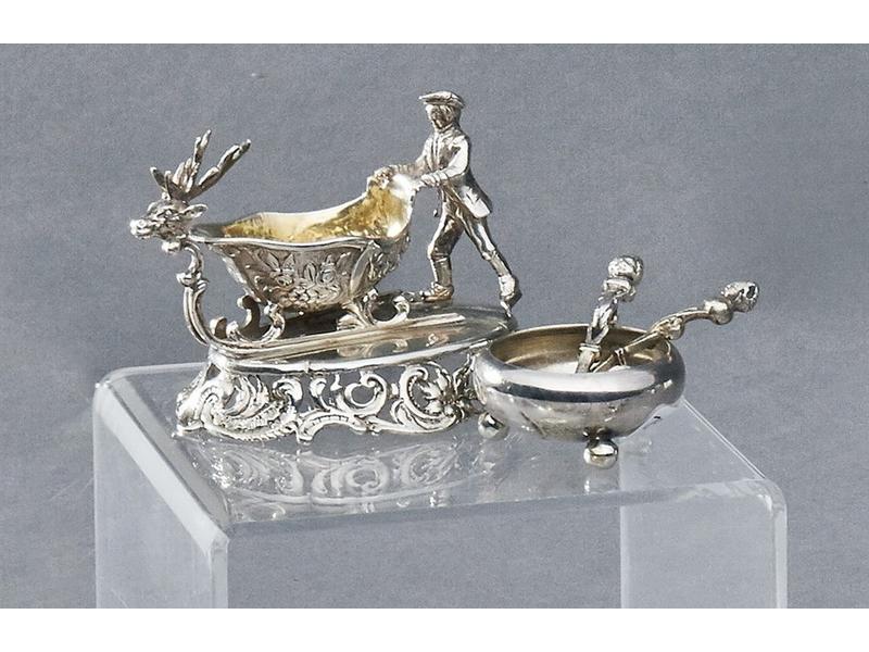 SALIERE MINIATURE en argent intérieur vermeillé...