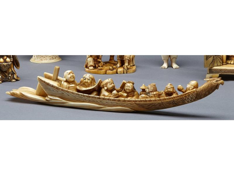 GROUPE en ivoire sculpté représentant Takarabune...