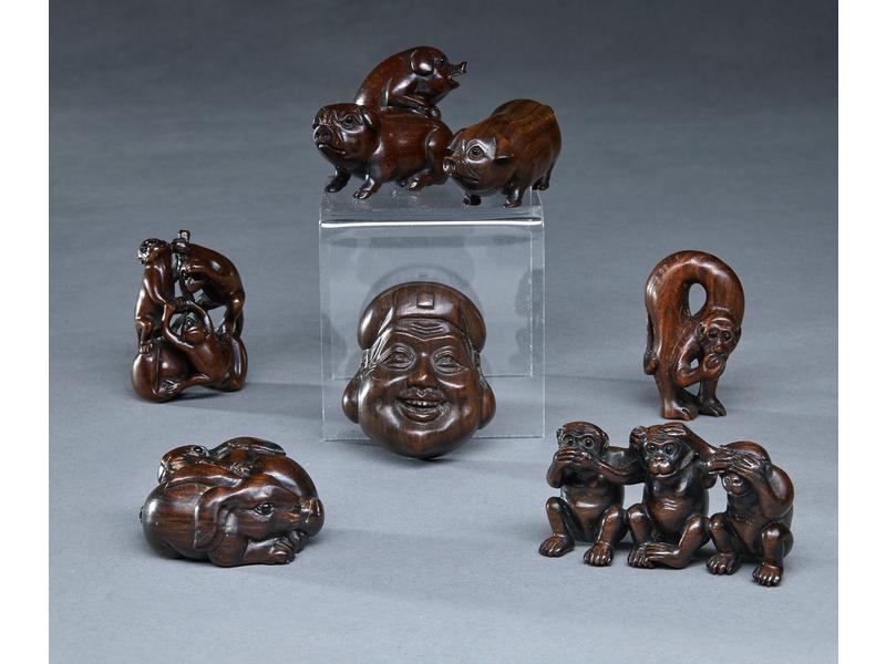 LOT DE SEPT NETSUKE en palissandre comprenant...