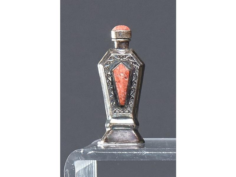 FLACON TABATIERE en argent et bouchon en...