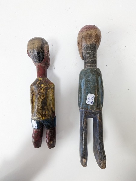DEUX STATUETTES en bois polychrome style...