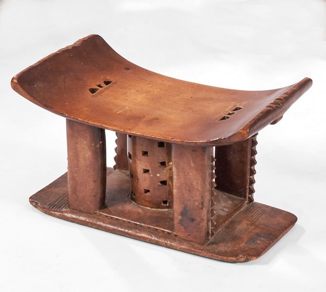 TABOURET bia ou kumasi classique à décors...