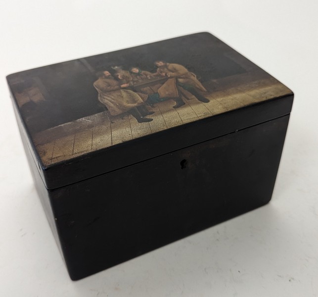BOÎTE rectangulaire en papier mâché laqué...
