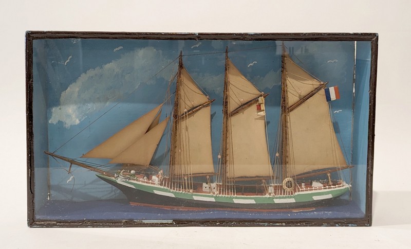 MAQUETTE DE BATEAU trois mâts, Notre Dame...