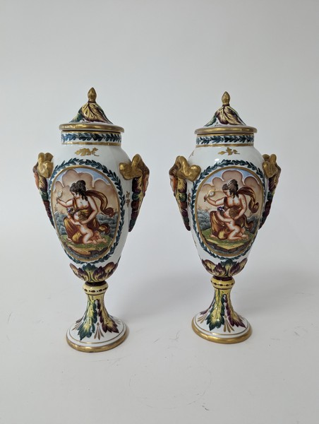 NAPLES-CAPODIMONTE, styles XVIIIe siècle