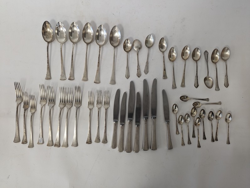 PARTIE DE MENAGERE en argent (800), modèle...