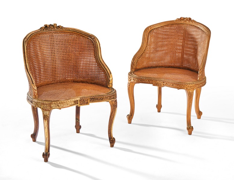 PAIRE DE PETITES CHAISES gondoles à dossier...