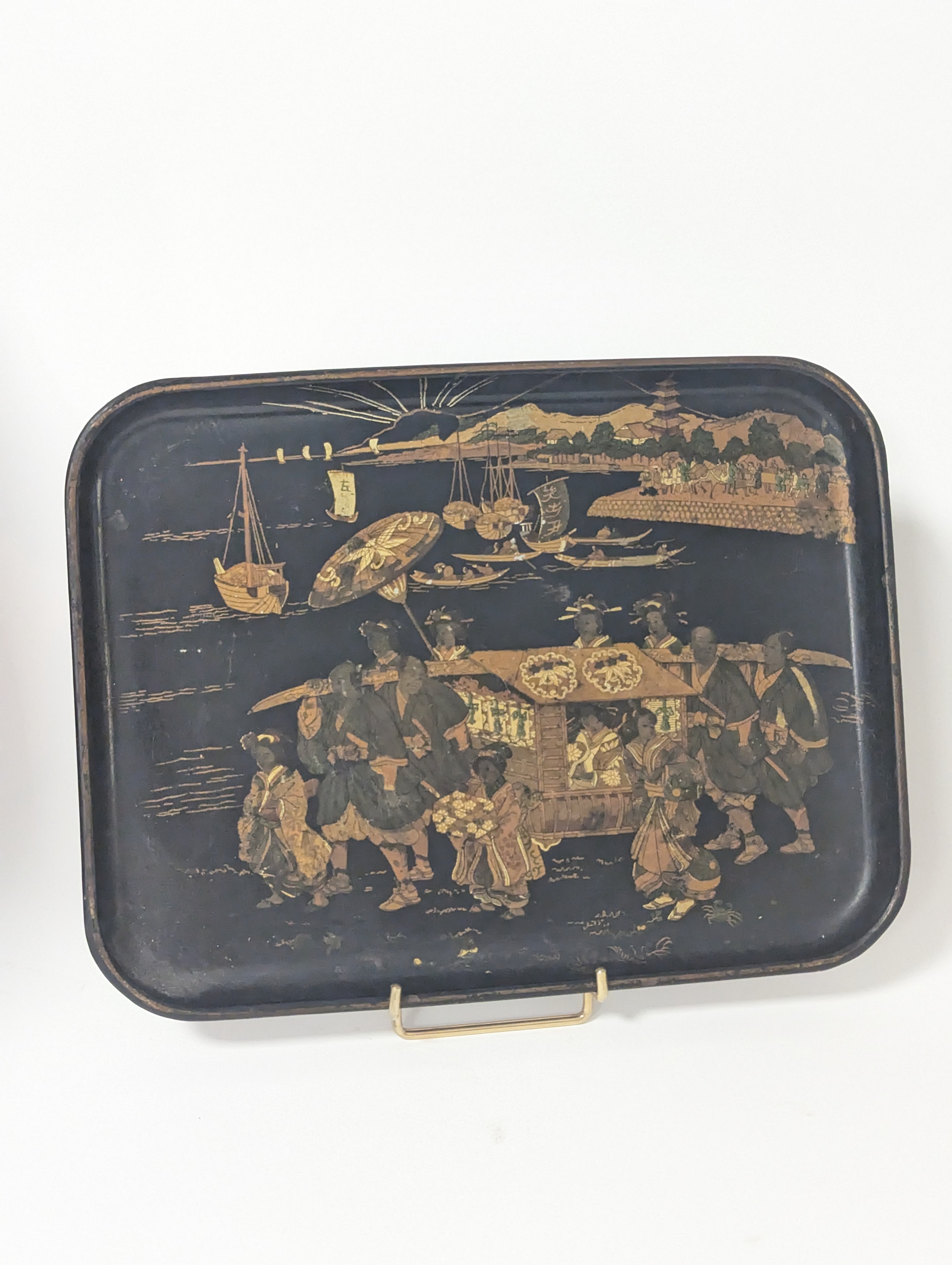 PETIT PLATEAU rectangulaire en laque noir...