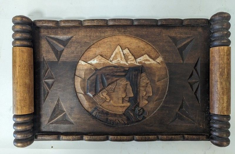 [PAYS BASQUE] PLATEAU rectangulaire en bois,...