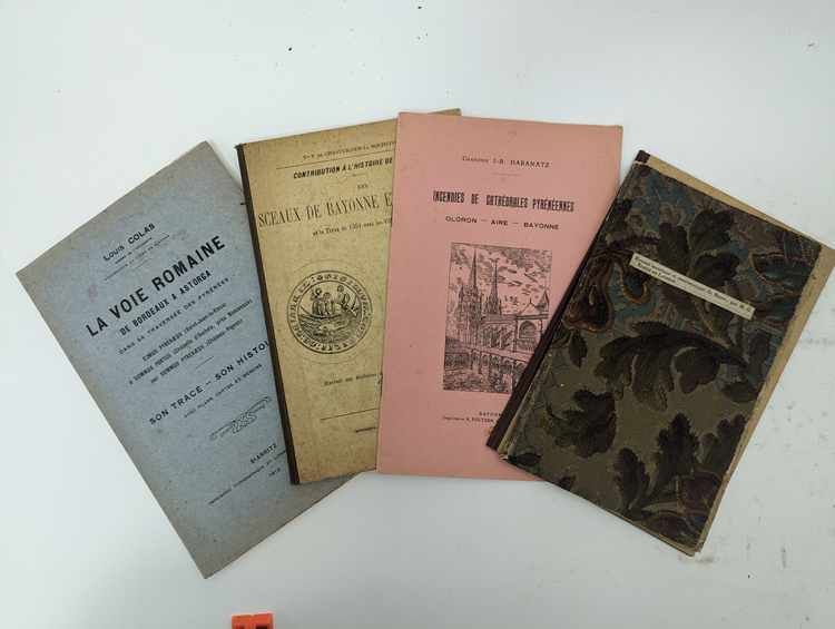 [SCIENCES] - 5 ouvrages en feuillets ou brochés...