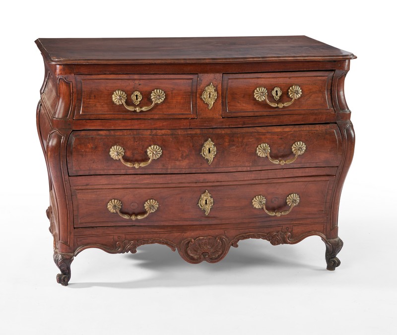 COMMODE BORDELAISE, de forme tombeau, en...