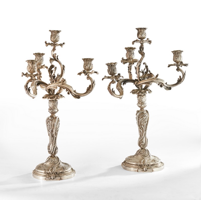 PAIRE DE GRANDS CANDELABRES pouvant former...