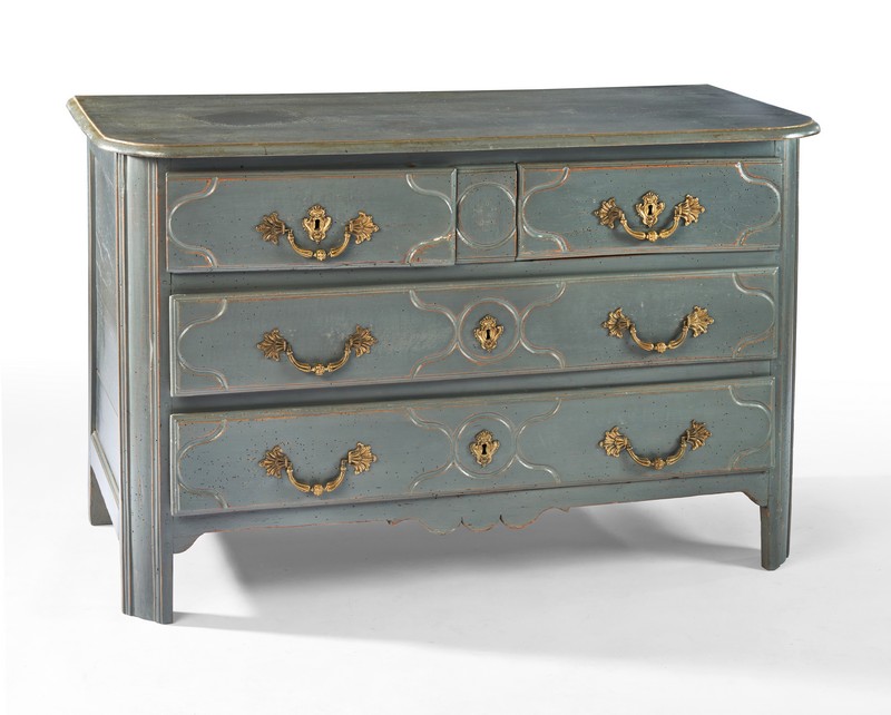 COMMODE rectangulaire en bois mouluré relaqué...
