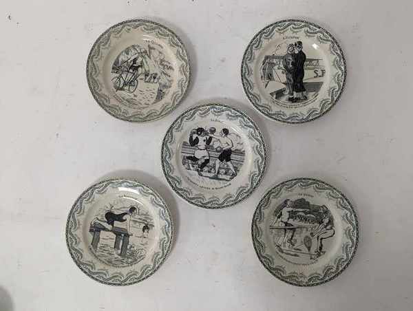[SPORT] - CINQ ASSIETTES A DESSERT humoristiques...