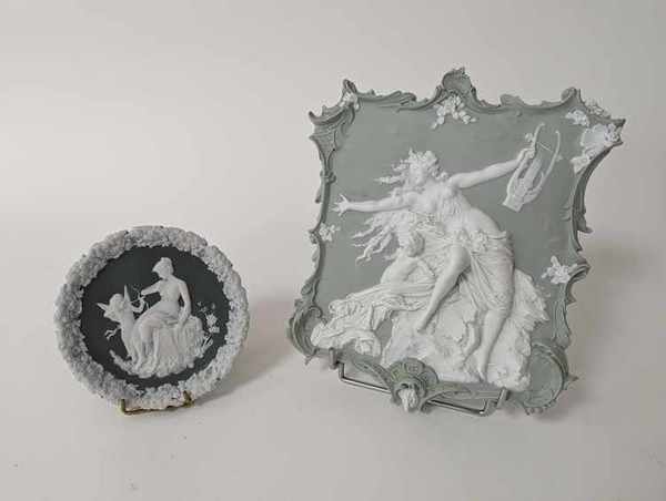 DANS LE GOÛT DE WEDGWOOD - deux pièces: