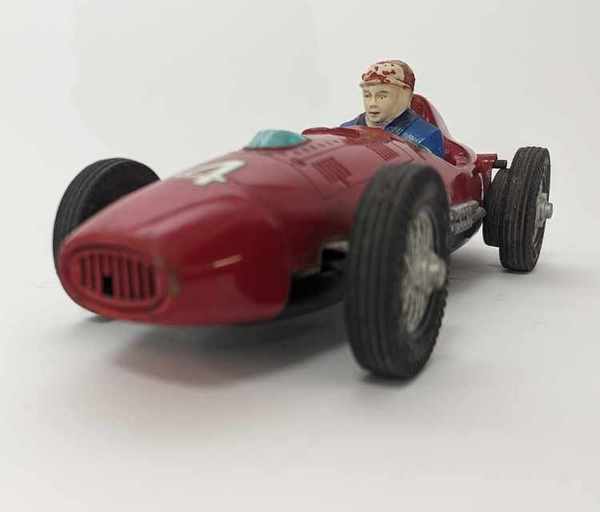 VOITURE a friction avec pilote en plastique...