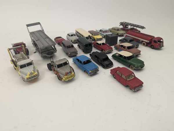 DINKY TOYS - 1/43e
