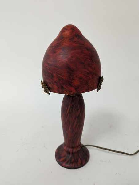 LAMPE CHAMPIGNON en verre marmoréen rouge...