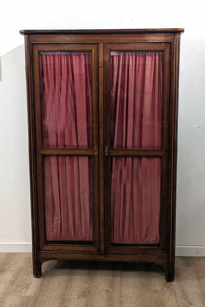 VITRINE en placage d'acajou marqueté de filets...