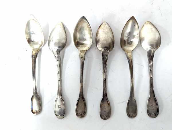 SIX CUILLERES en argent, modèle à filets...