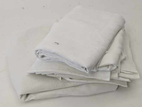 GRANDE NAPPE rectangulaire (230 x 170 cm)...