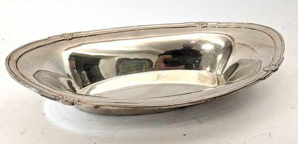 CORBEILLE ovale en argent (950), à filets...