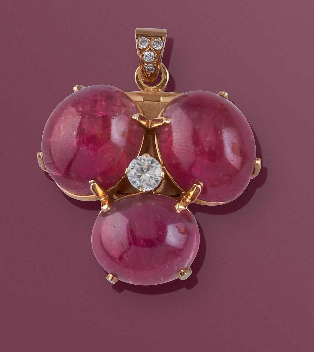 PENDENTIF (ancien fermoir) en or (750) serti...