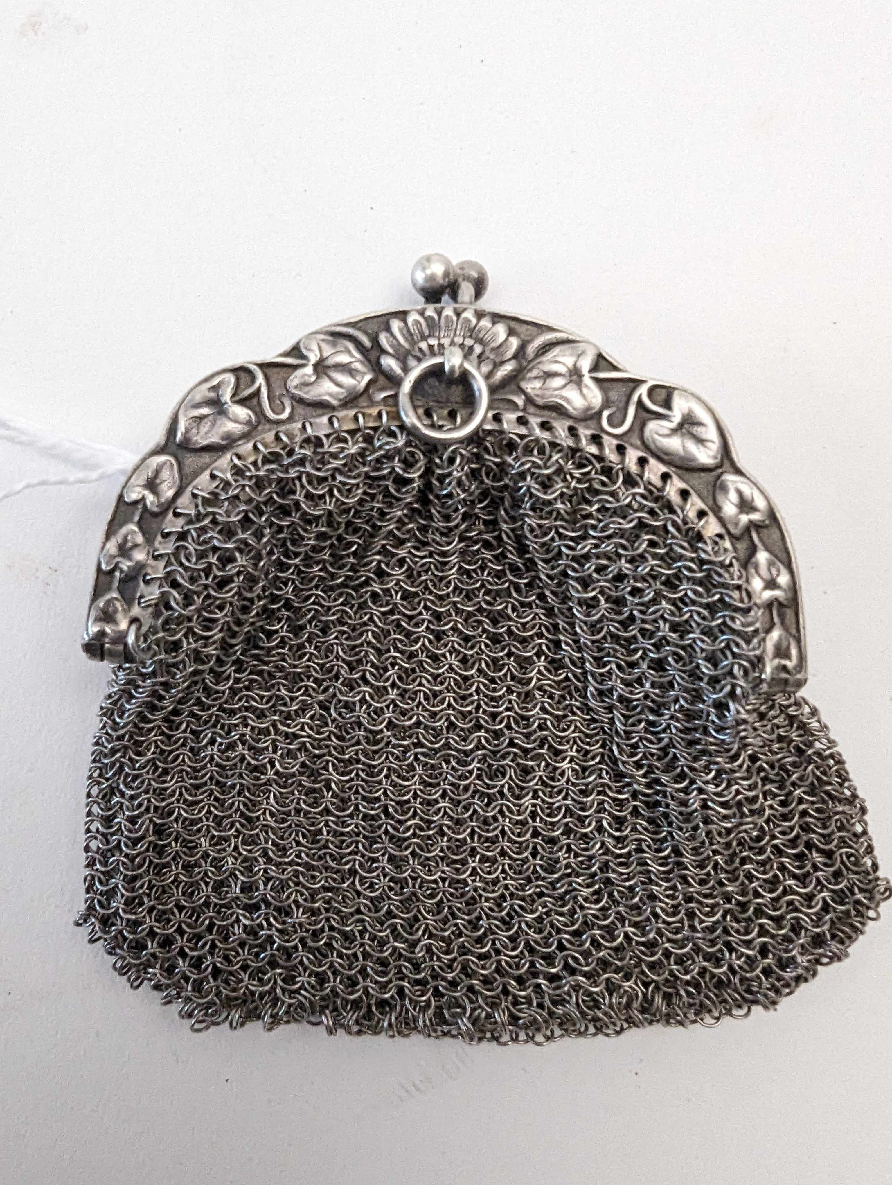 MINAUDIERE en argent (800) et maille d'argent...