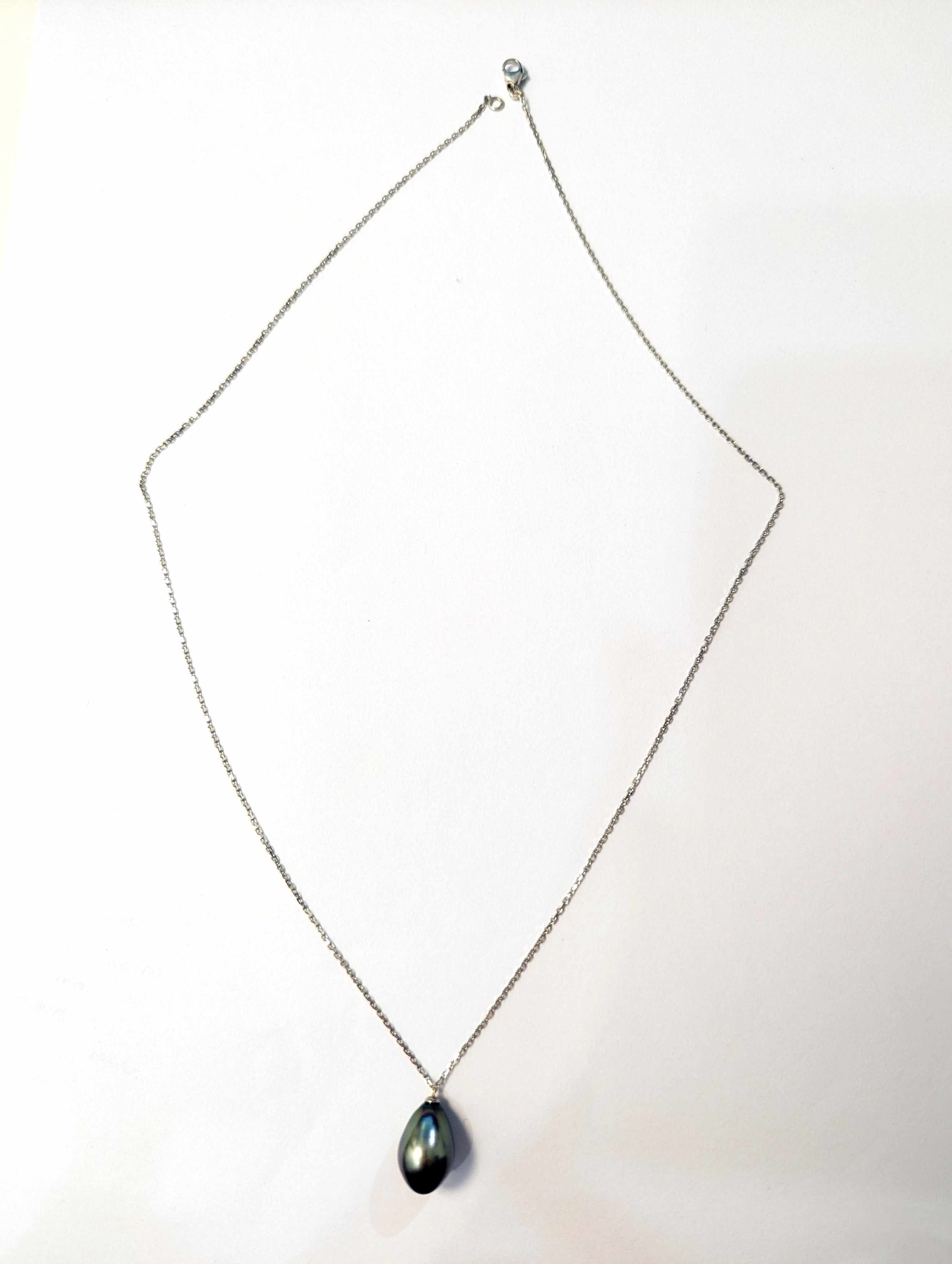 CHAINE en or jaune (750) gris et perle de...
