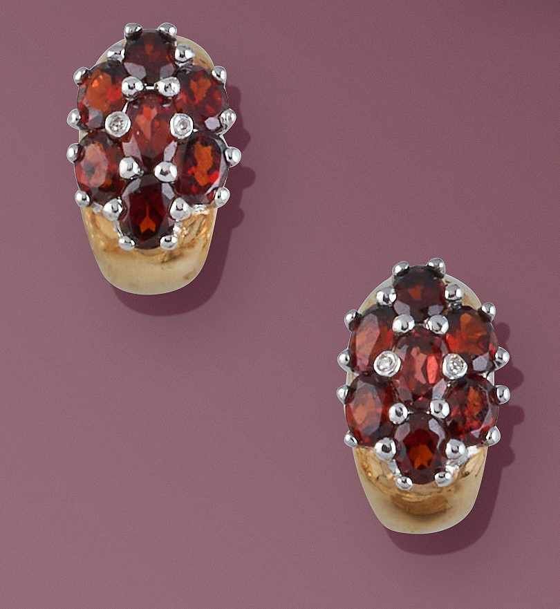 PAIRE DE BOUCLES D'OREILLES en or jaune (750)...