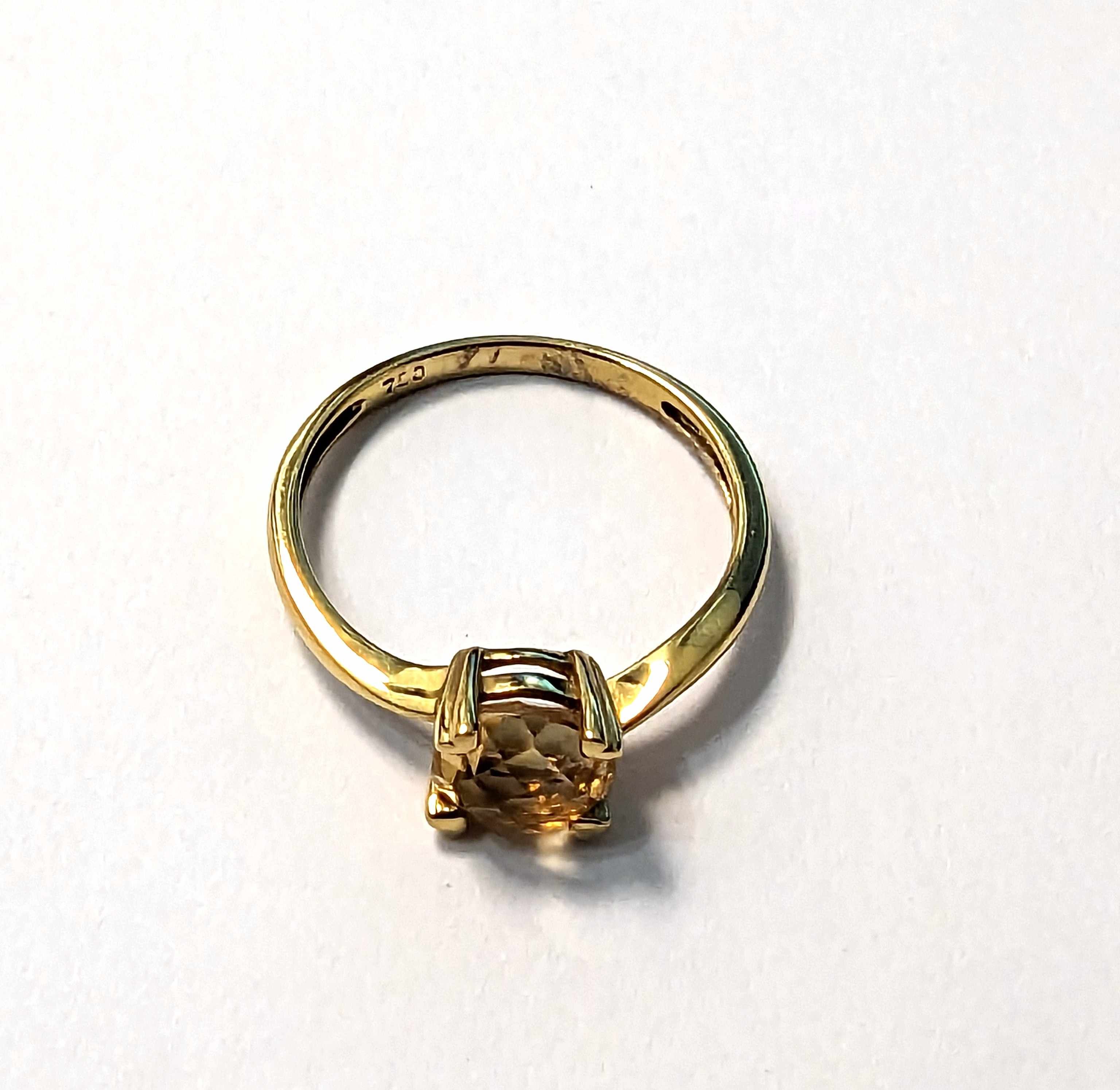BAGUE en or jaune (750) et citrine jaune...